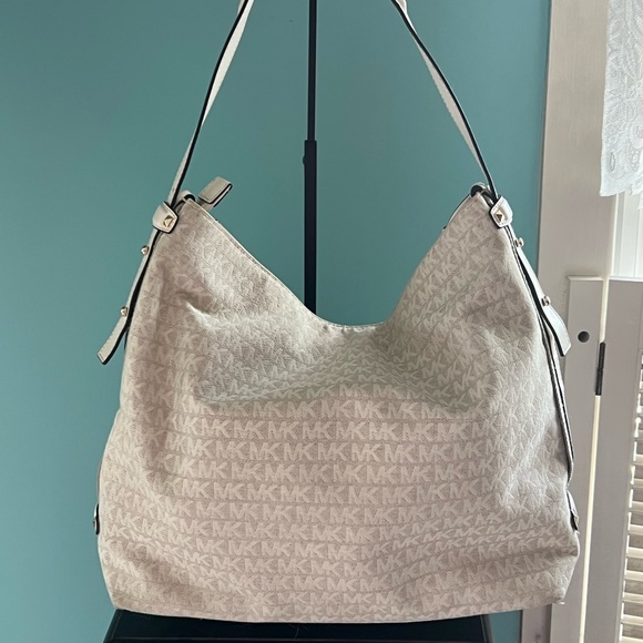 MICHAEL KORS Authentic Vanilla/Pearl Canvas/Leather Large Hobo Shoulder Bag - Picture 2 of 9